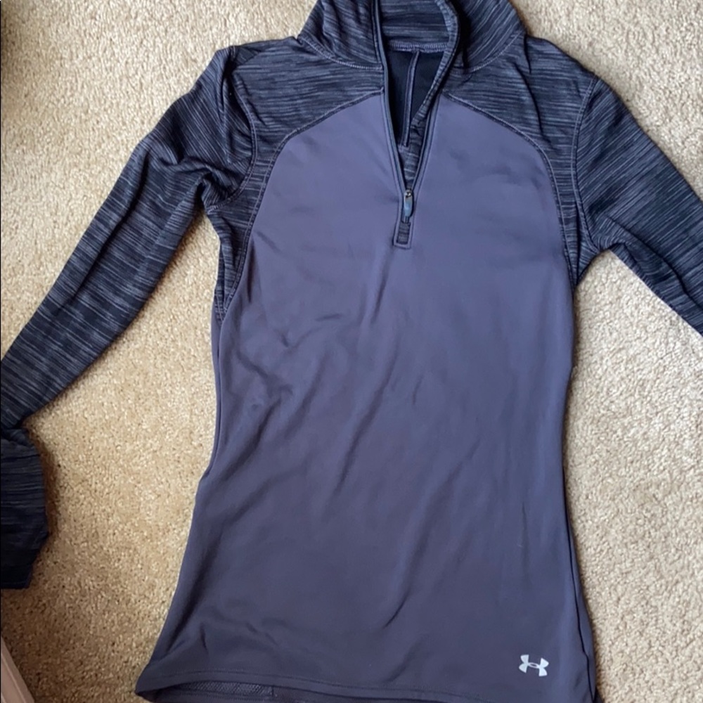 Fitted cold gear Under Armour pull-over